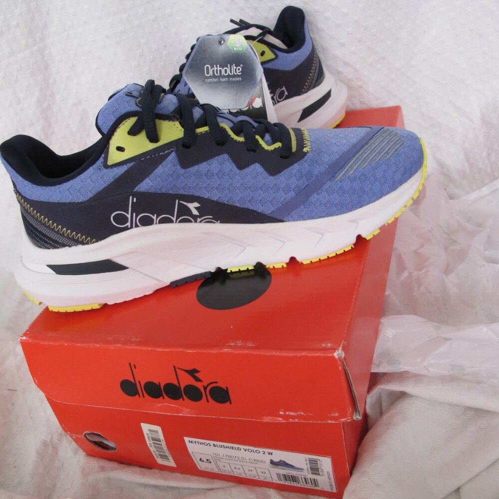 NIB - Diadora Mythos Blushield Volo 2